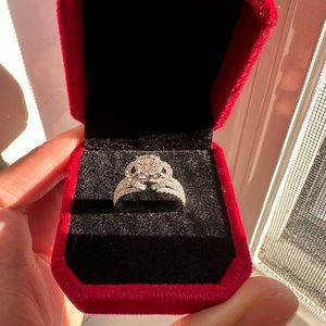 1 CARAT OF NATURAL DIAMONDS Size 6 In 18k White Gold